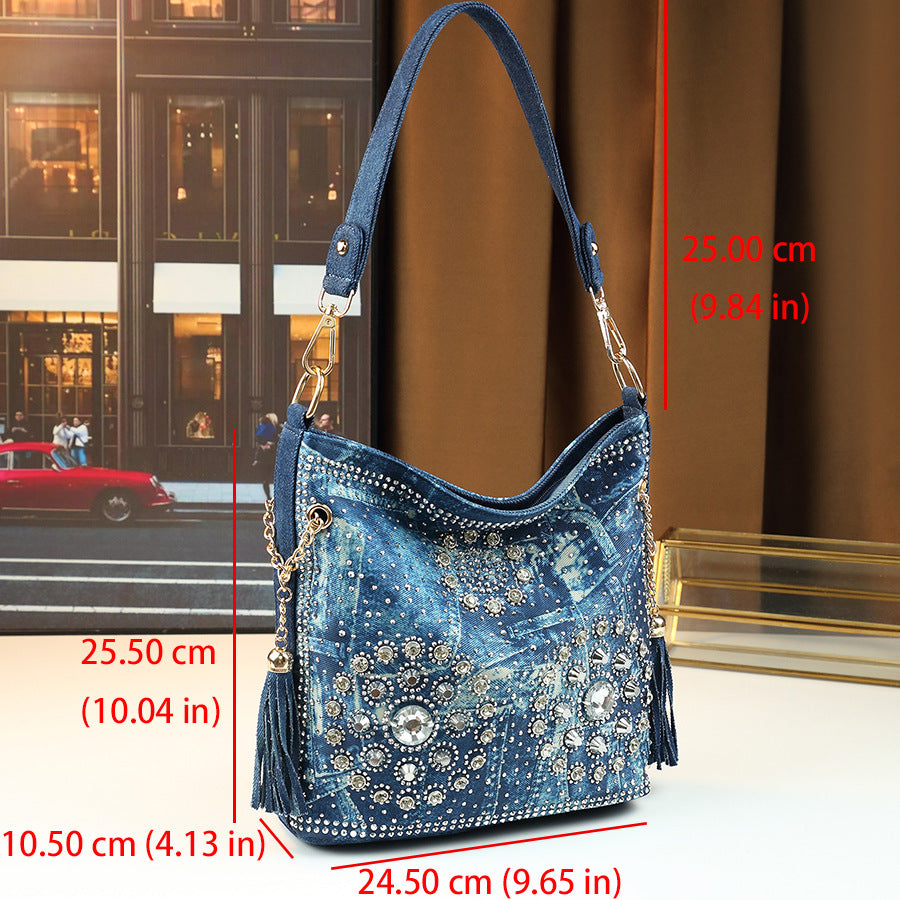 Amazon 五点描述 (Five Bullet Points) Dazzling Rhinestone Embellishments – Featuring sparkling rhinestone accents that add a touch of glamour and sophistication to the rugged denim fabric. The crystals catch the light beautifully, creating an eye-catchin