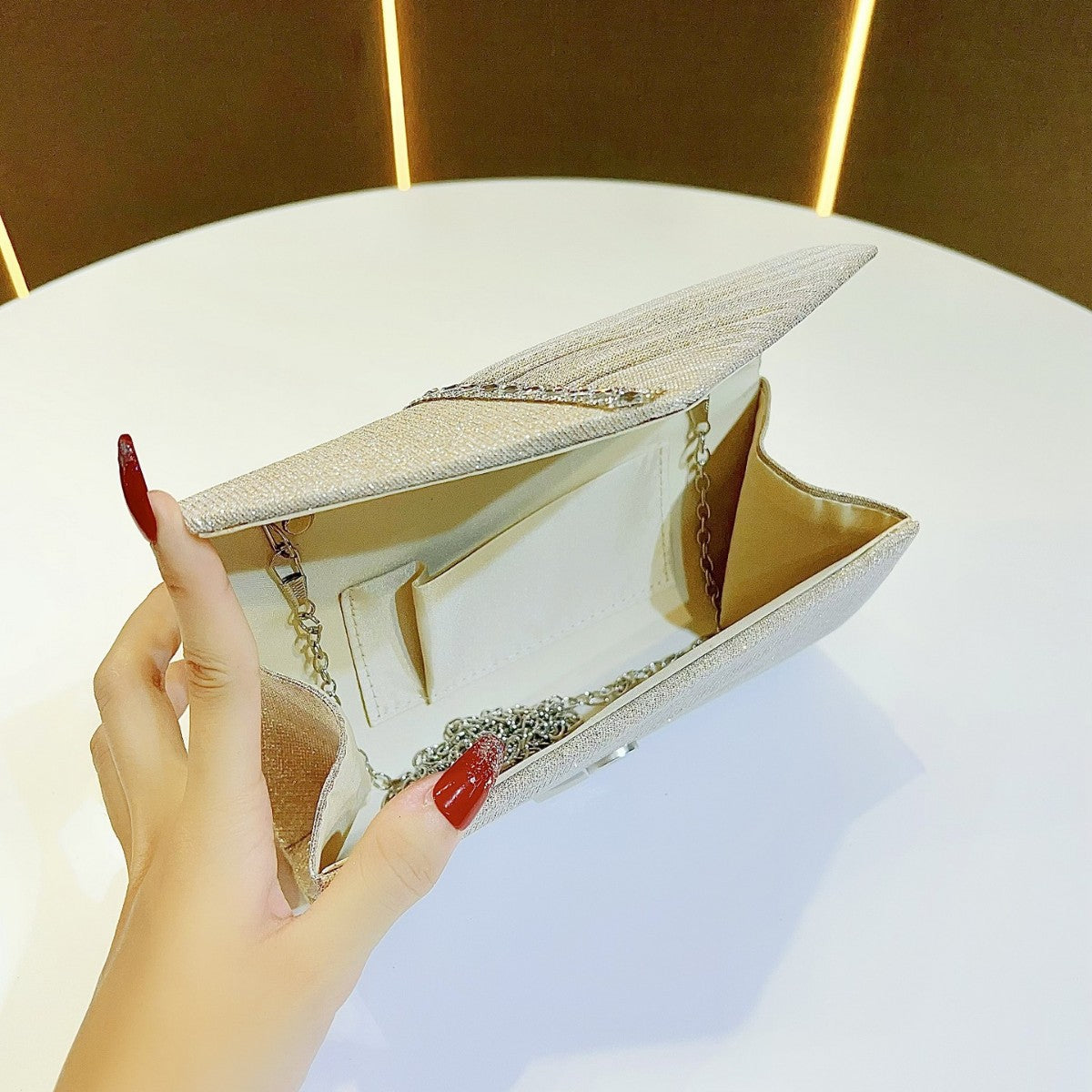 Dazzling Rhinestone Envelope Clutch for Women, Sparkly Small Evening Bag with High-End Glamorous Design, Perfect for Banquets Weddings Prom & Formal Gowns
