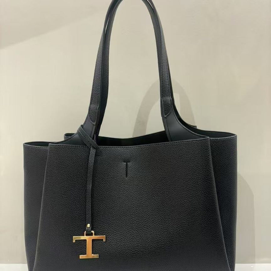 Pebble Grain Underarm Shoulder Bag for Women Light Luxury Long Strap Purse with Metal Charm, Large Capacity Versatile Everyday Handbag