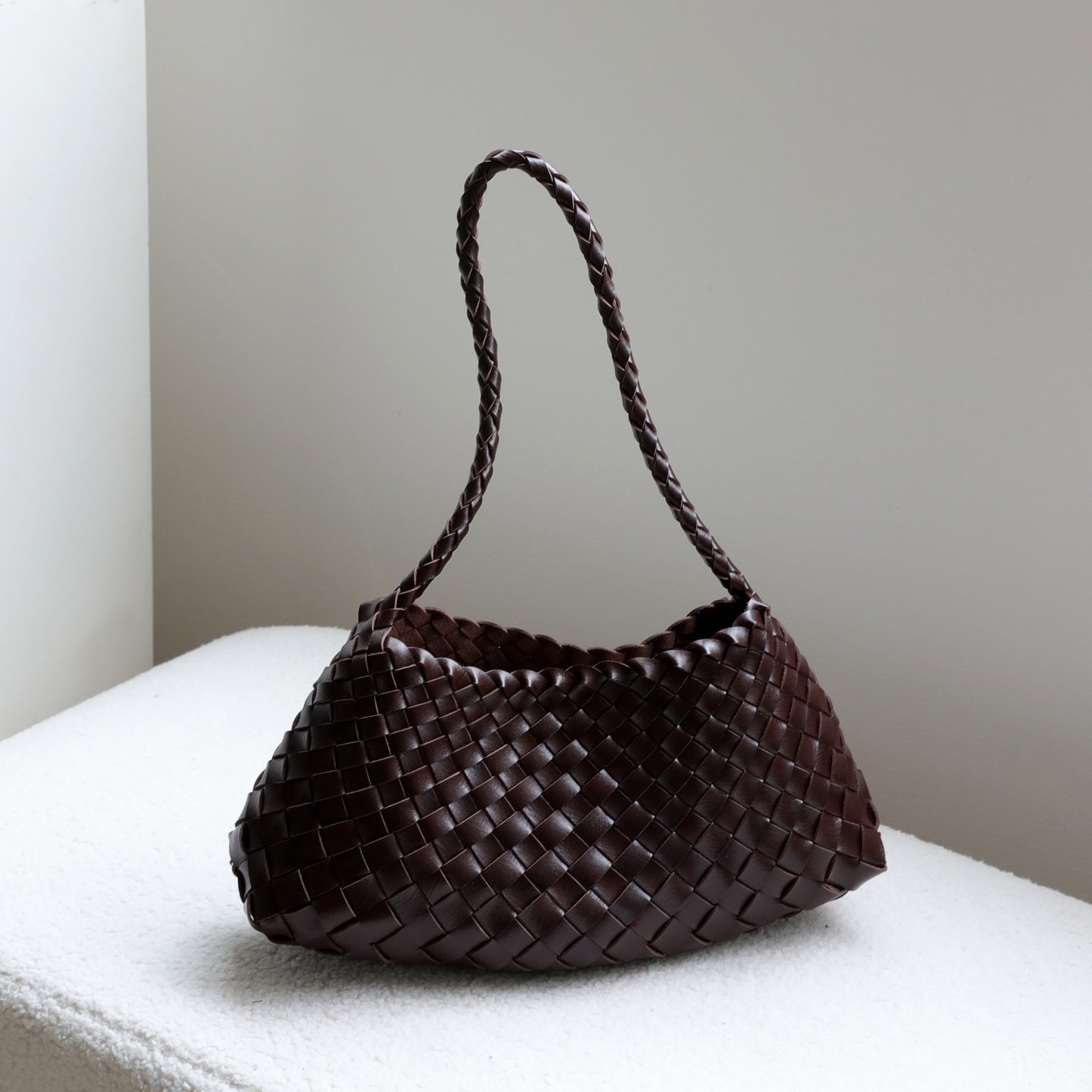Handwoven Crescent Underarm Bag for Women Vintage Commuter Shoulder Handbag, Niche Versatile Purse with Artisan Texture