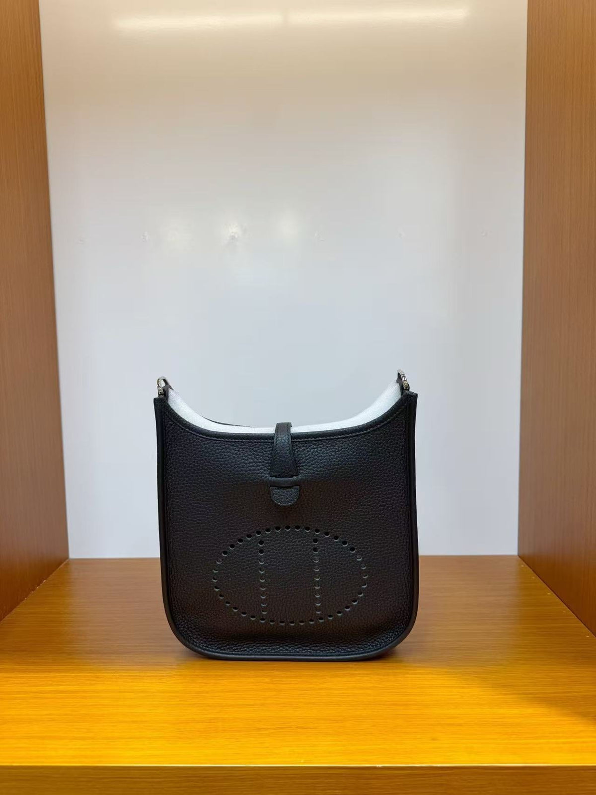 Women's Pebbled Leather Cross-Body Shoulder Bag, Hermès-Inspired Hollow-Out Design, Premium Cowhide Satchel for Daily Use, Factory Direct Bulk Supply