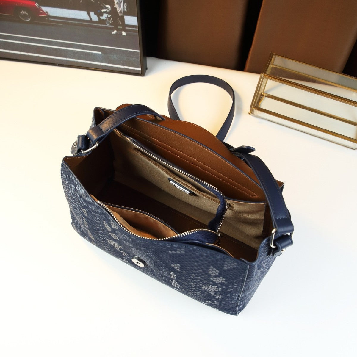 Large Capacity Casual Handbag for Women Premium Versatile Shoulder Crossbody Tote Purse, Trendy Everyday Bag with Spacious Interior