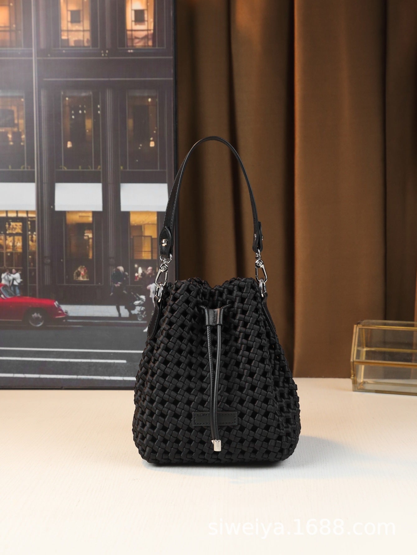 Woven Bucket Bag for Women Casual Shoulder Crossbody Handbag, Stylish Versatile Purse with Natural Woven Texture