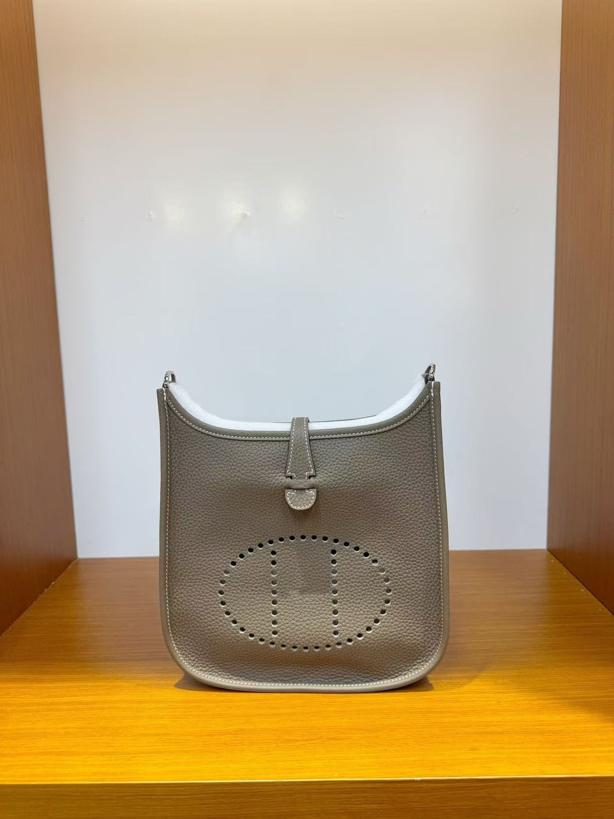 Women's Pebbled Leather Cross-Body Shoulder Bag, Hermès-Inspired Hollow-Out Design, Premium Cowhide Satchel for Daily Use, Factory Direct Bulk Supply