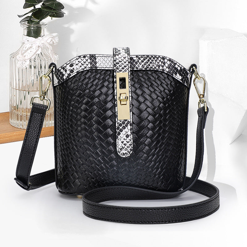Genuine Leather Bucket Bag for Women, New Summer Versatile Mom Shoulder Bag, Fashionable Woven Texture Handbag for Ladies