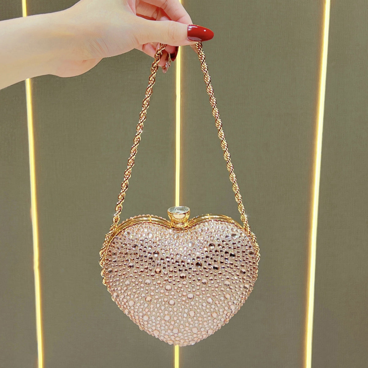 Dazzling Full Rhinestone Heart-Shaped Mini Bag for Women, A Small Top-Handle Lipstick Purse with Exquisite Chain Crossbody Strap, Perfect for Everyday Carry, Parties & Special Occasions