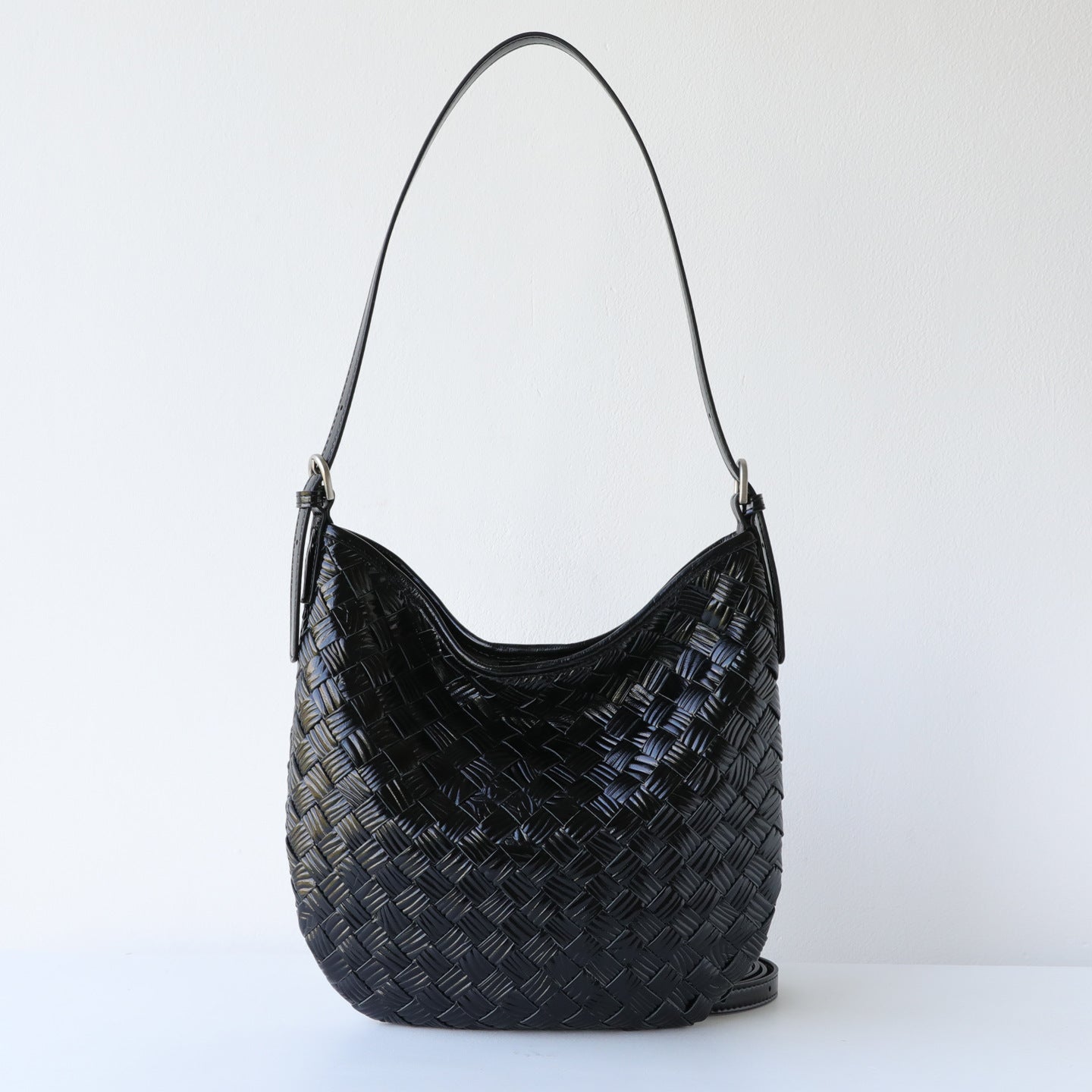 Top Layer Cowhide Woven Underarm Bag for Women Minimalist Handmade Shoulder Crossbody Handbag, Premium Genuine Leather Purse with Artisan Texture