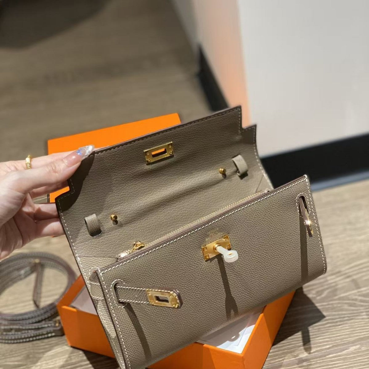 Genuine Leather Crossbody Bag for Women, Hermès-Inspired Kelly Mini Bag 2025 New Release, Long Wallet Style Shoulder Purse with Detachable Strap, Versatile Everyday Niche Handbag