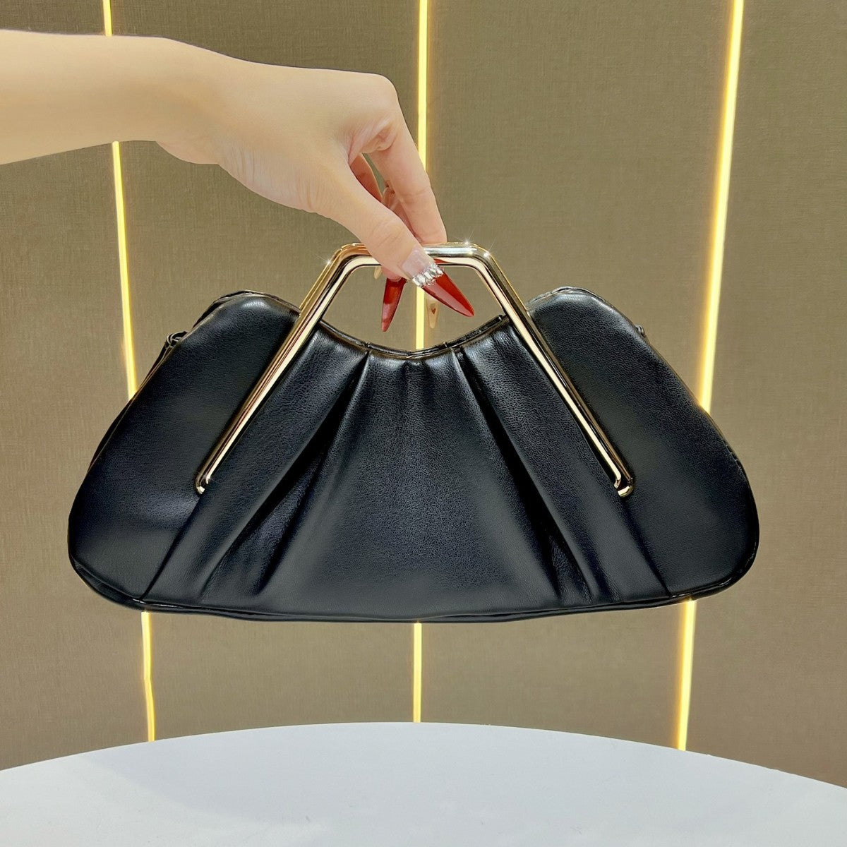 New Arrival Pleated Top-Handle Bag for Women, A Boutique-Style Pleated Clutch with Glamorous Elegant Design, Versatile Evening Handbag for Banquets & Special Occasions