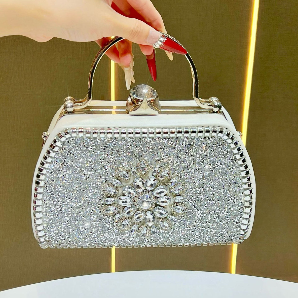 Dazzling Full Rhinestone Evening Clutch for Women, A Sparkly Crystal-Embellished Top-Handle Crossbody Shoulder Bag, Perfect for Cheongsam Banquets Weddings & Special Occasions