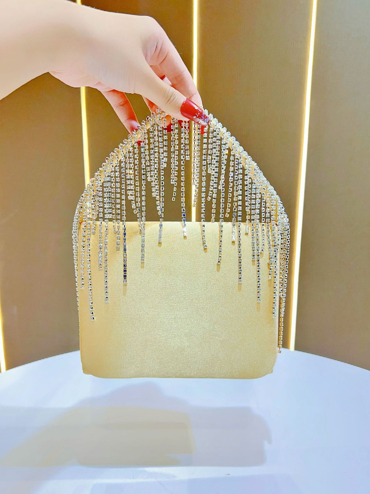 Women's Premium Evening Clutch, Glamorous Top-Handle Crossbody Shoulder Bag with Versatile Handheld Design, Elegant Purse