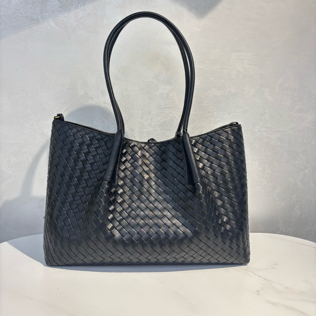 Leather New Woven Tote Bag Hand Crossbody One Shoulder Underarm Bag Women's Large Capacity Bag Mommy Bag