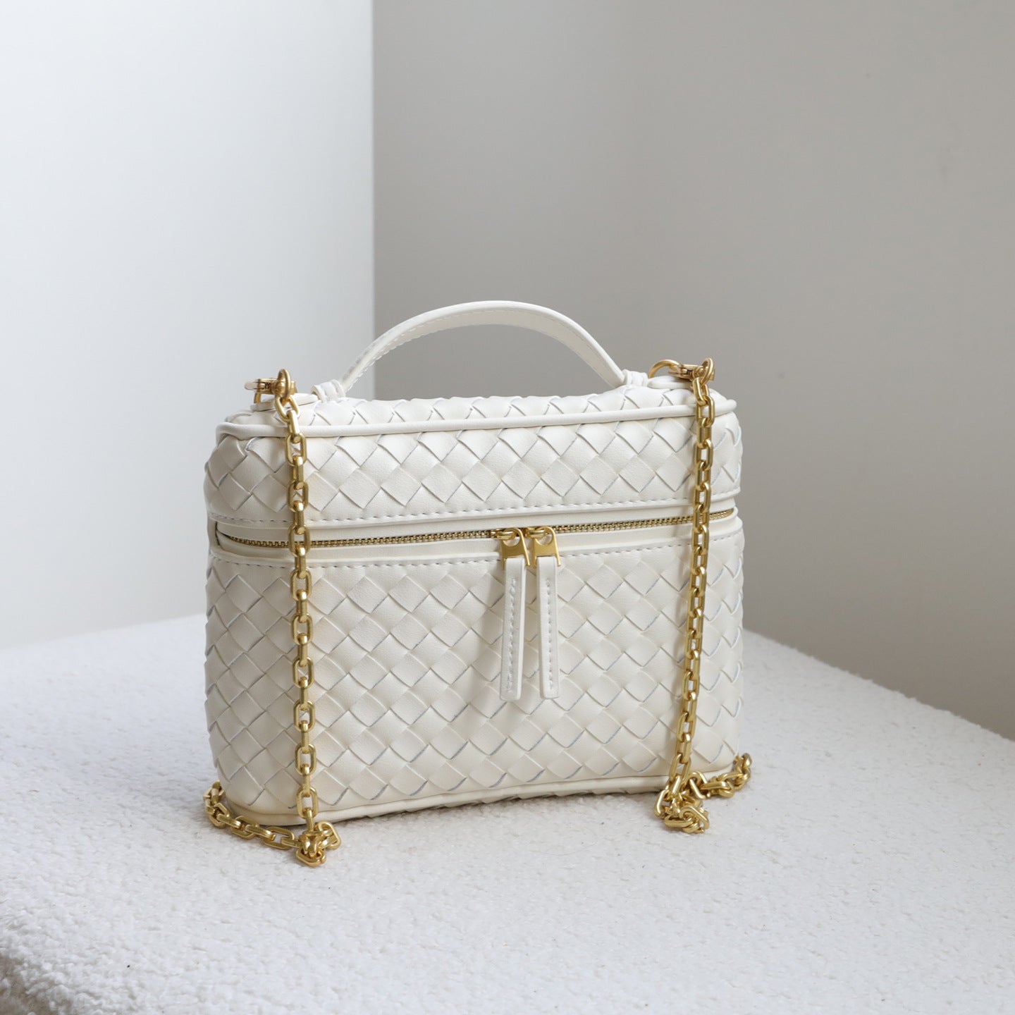 Handwoven Mini Box Phone Bag for Women Chain Shoulder Crossbody Handbag, Premium Genuine Leather Purse with Versatile Style