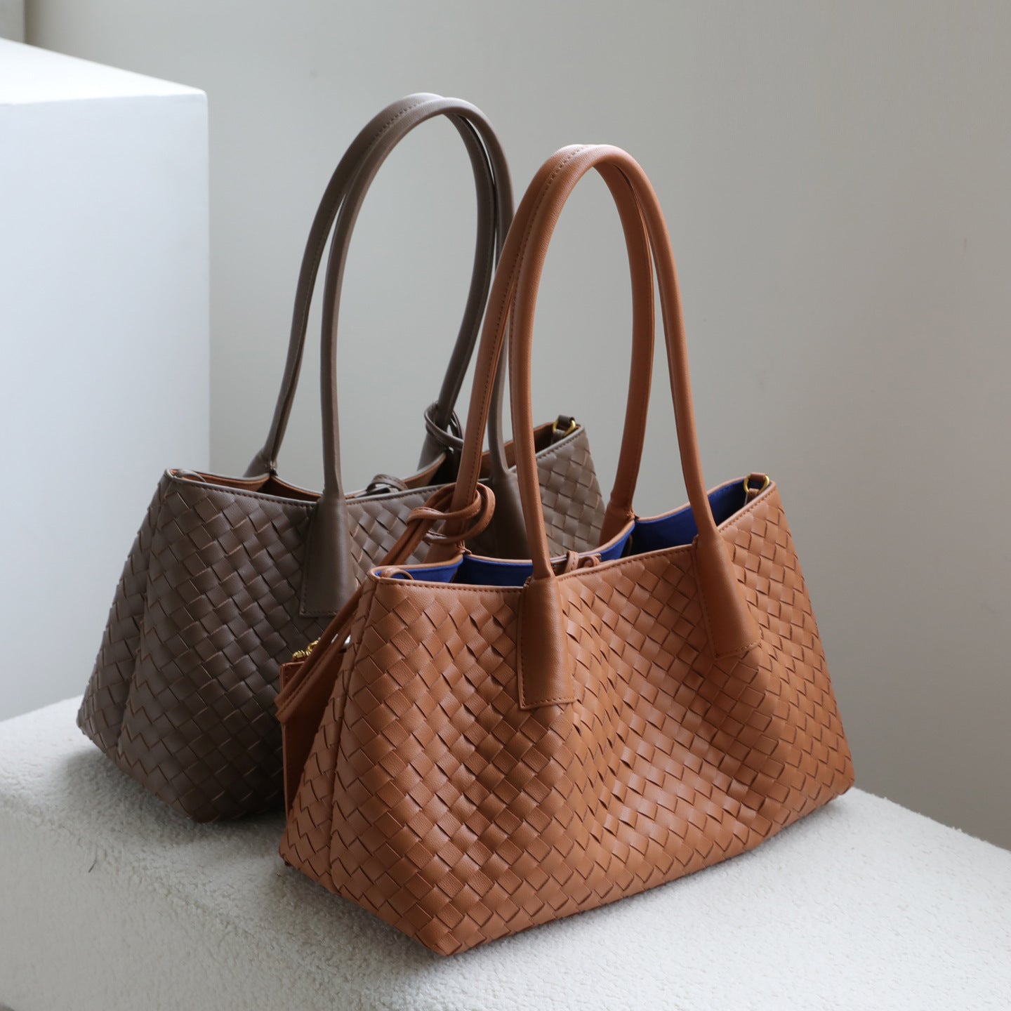 Genuine Leather Woven Underarm Bag for Women Large Capacity Commuter Shoulder Handbag, Niche Versatile Purse with Artisan Texture