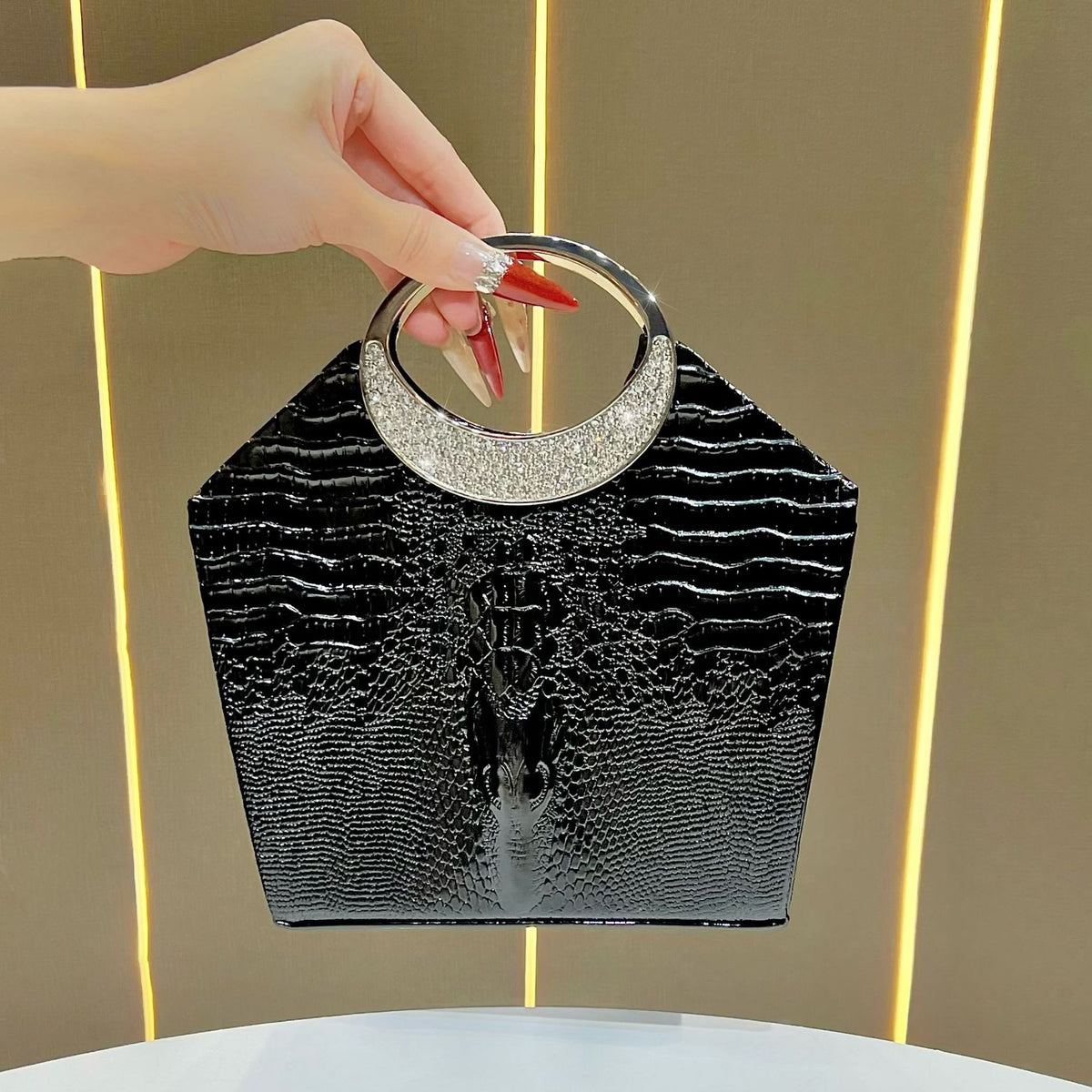 Elegant Croc-Effect Rhinestone Evening Bag for Women, A Premium Sparkly Top-Handle Banquet Purse with Chain Strap, Perfect for Formal Dresses & Special Occasions