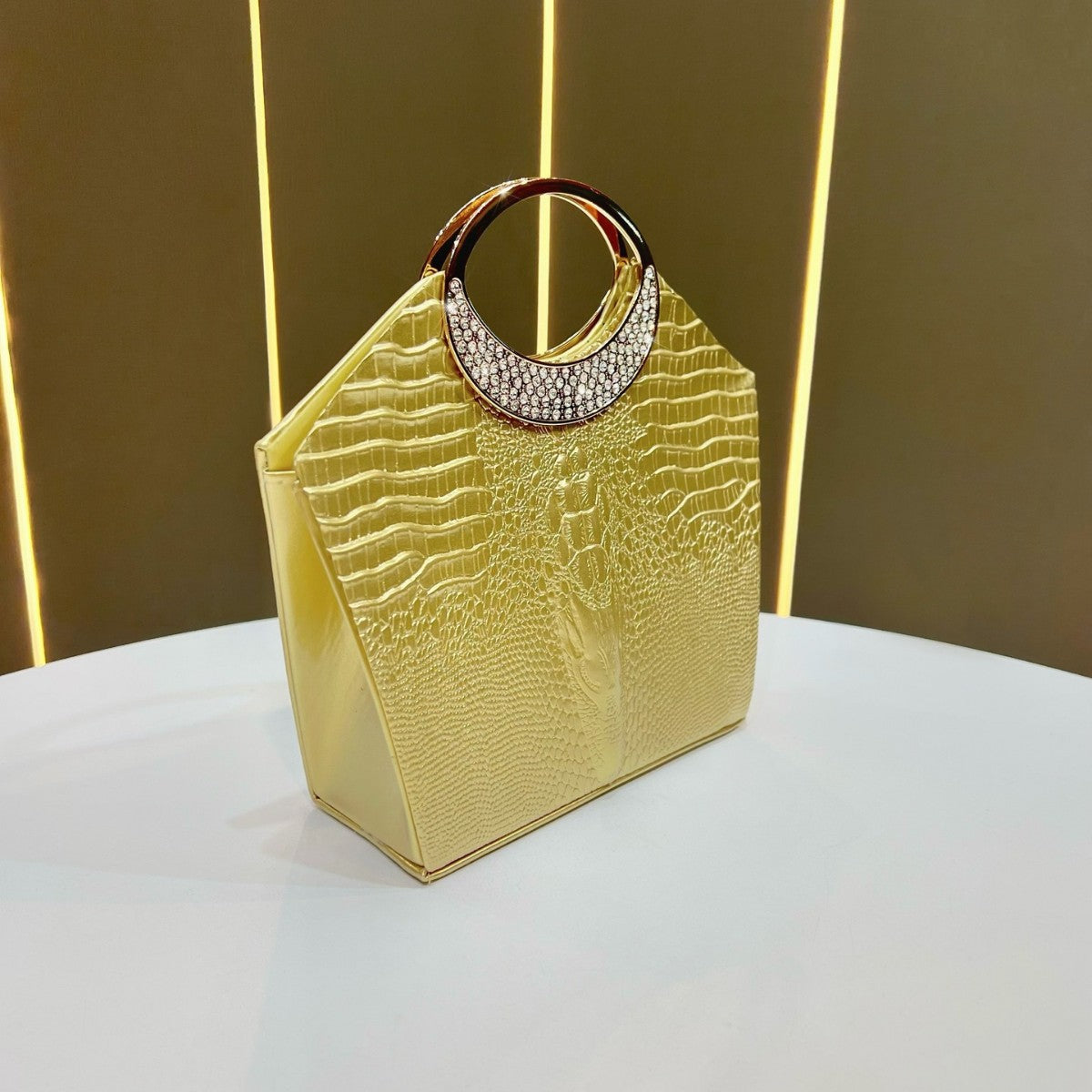 Elegant Croc-Effect Rhinestone Evening Bag for Women, A Premium Sparkly Top-Handle Banquet Purse with Chain Strap, Perfect for Formal Dresses & Special Occasions