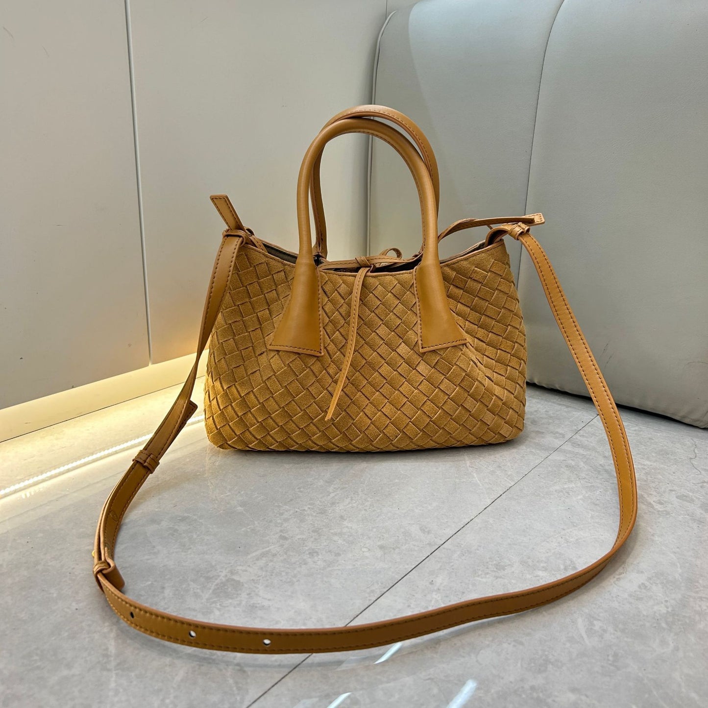 First layer cowhide matte woven tote bag, portable messenger, one shoulder, underarm bag, large capacity mommy bag, women's