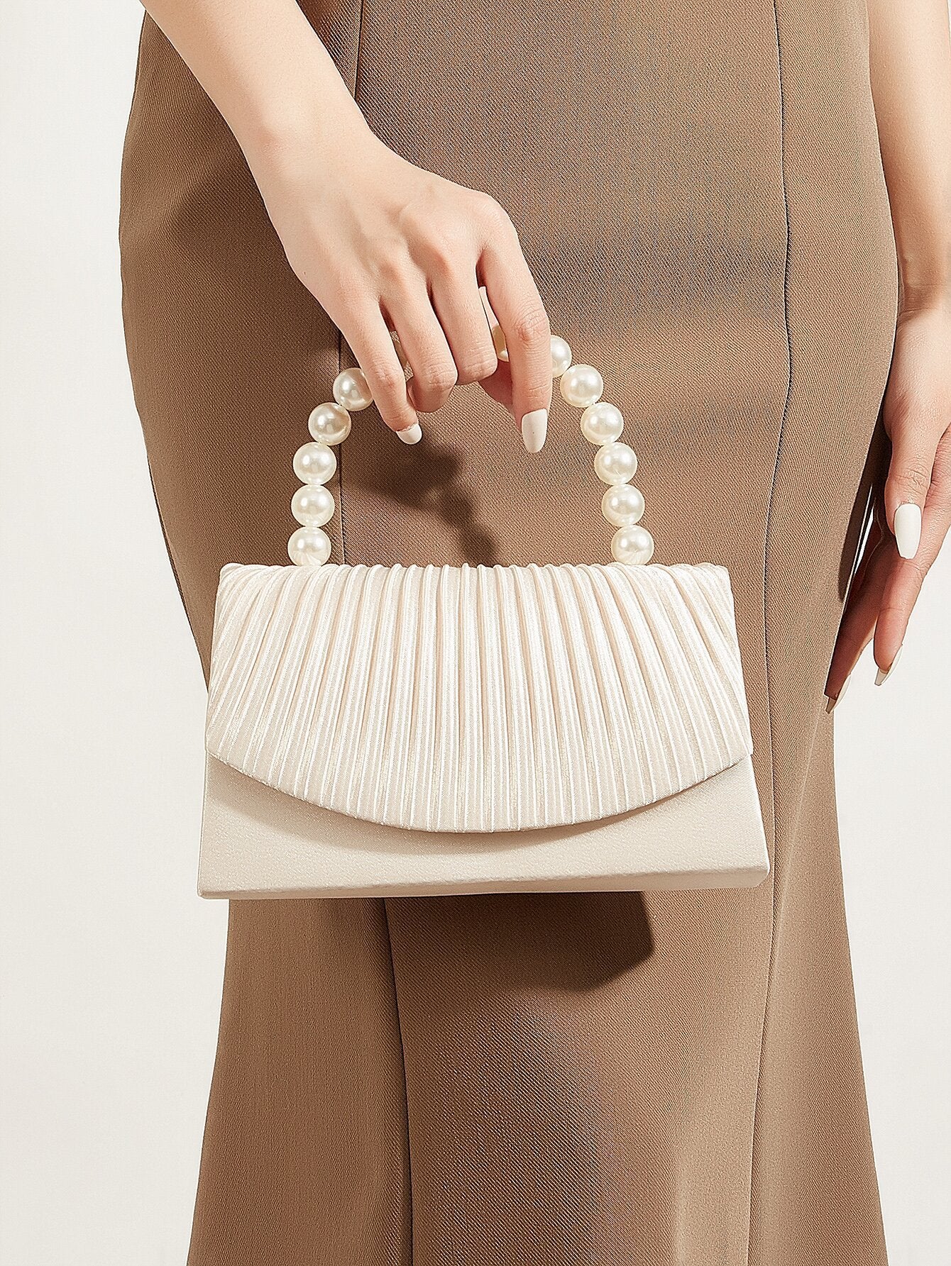 Handmade Beaded Evening Clutch for Women, New Pleated Top Handle Purse, Fashionable Versatile Bag for Weddings Birthday Parties and Formal Events for Ladies