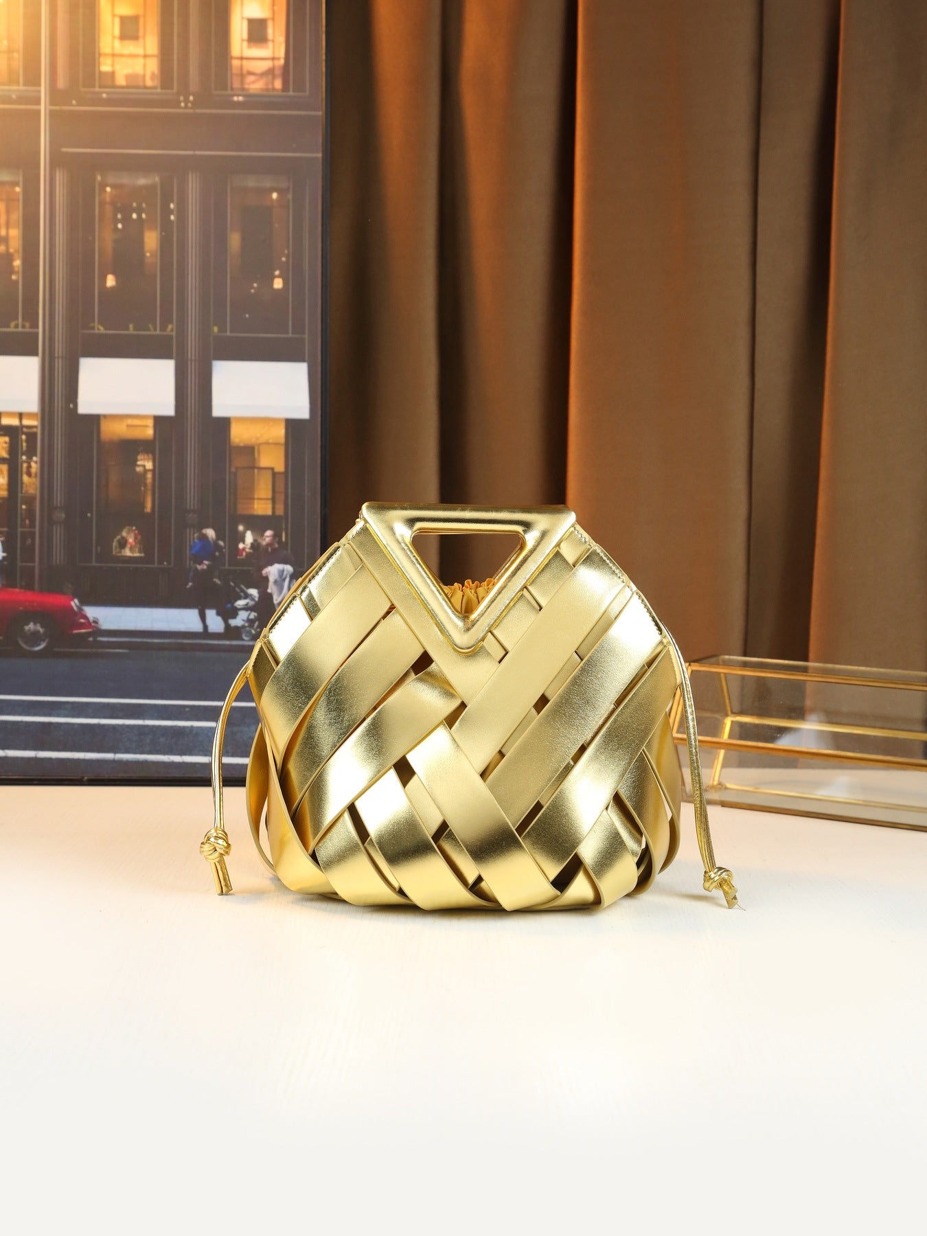 Woven Hollow Basket Bucket Bag for Women with Triangle Magnetic Buckle, Shoulder Crossbody Handbag with Detachable Sub-Bag