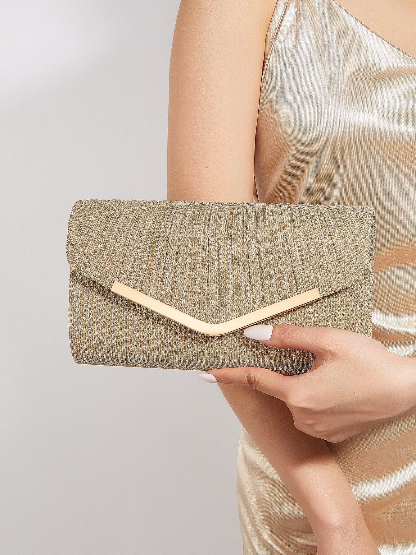 Pleated Sequin Evening Clutch for Women, New Metal Trim Party Purse, Elegant Formal Gown Handbag for Weddings and Parties for Ladies