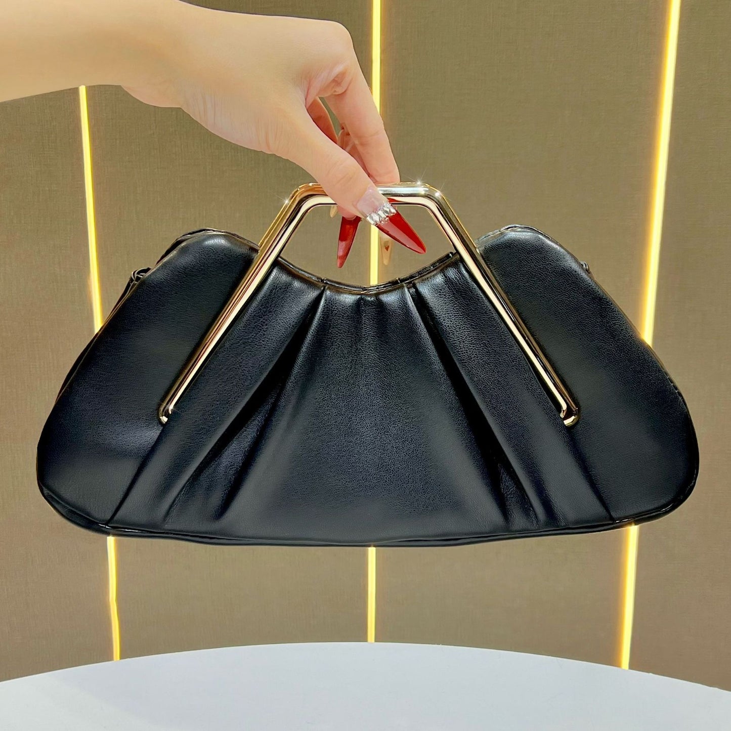 New Arrival Pleated Top-Handle Bag for Women, A Boutique-Style Pleated Clutch with Glamorous Elegant Design, Versatile Evening Handbag for Banquets & Special Occasions