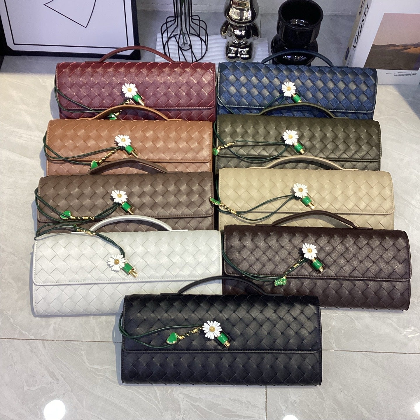 Woven Baguette Shoulder Bag, Niche High-End Daisy Clutch Evening Bag, Versatile Crossbody Fashion Bag for Women