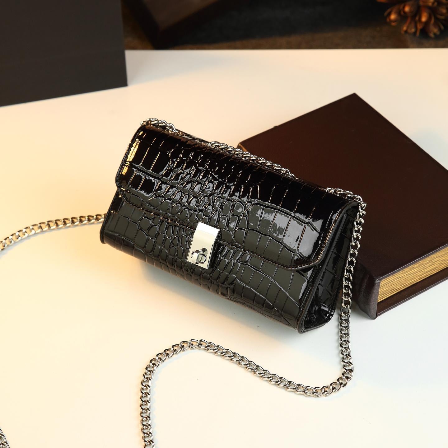 New Arrival Vintage Croc-Effect Small Crossbody Bag for Women, A Chain Shoulder Underarm Handbag with Versatile Fashionable Design