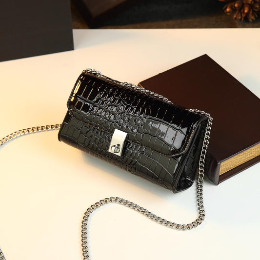 New Arrival Vintage Croc-Effect Small Crossbody Bag for Women, A Chain Shoulder Underarm Handbag with Versatile Fashionable Design