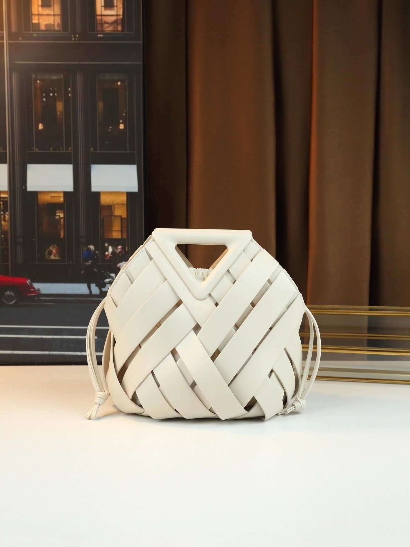 Woven Hollow Basket Bucket Bag for Women with Triangle Magnetic Buckle, Shoulder Crossbody Handbag with Detachable Sub-Bag