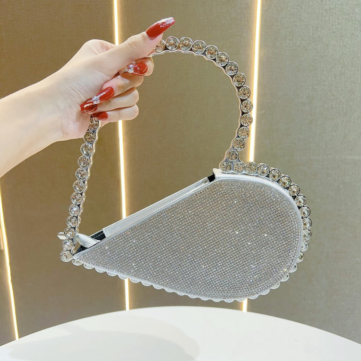 Dazzling Rhinestone Heart-Shaped Clutch for Women, A Korean-Style Top-Handle Evening Bag with Removable Crossbody Shoulder Strap, Perfect for Banquets Weddings & Parties