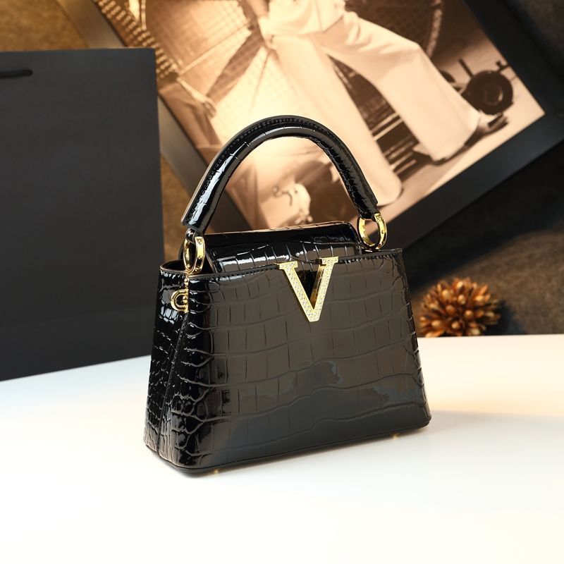 New Arrival Croc-Effect Genuine Leather Bucket Bag for Women, A Trendy Top-Handle Shoulder Crossbody Handbag with Fashionable Premium Design