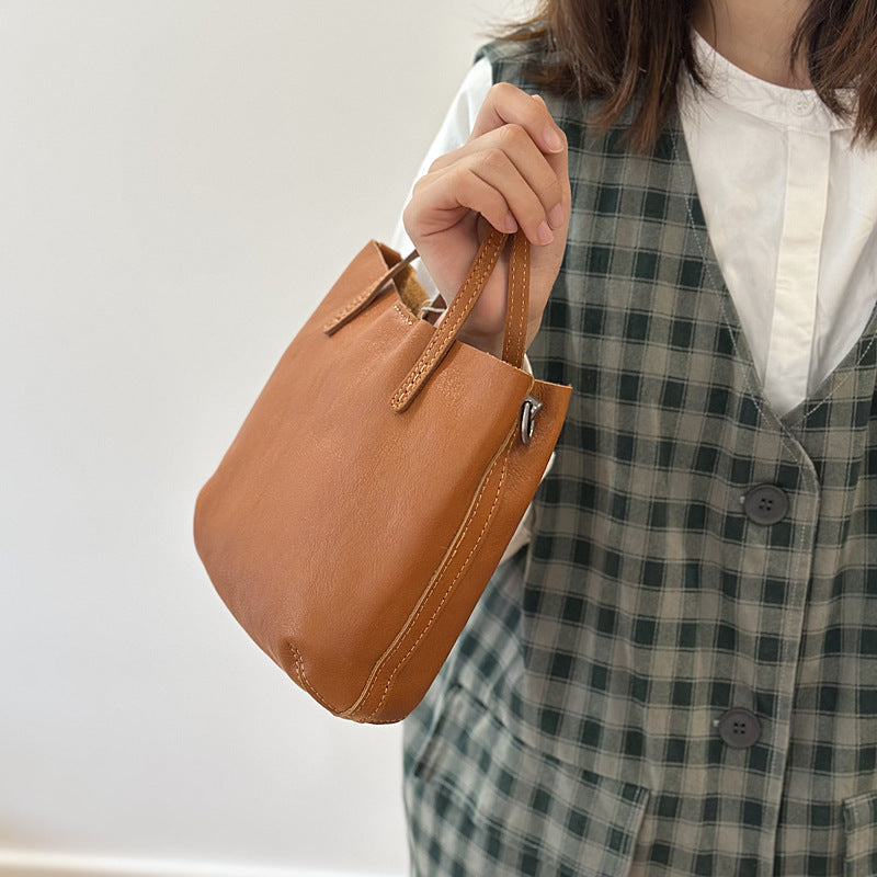 Genuine Vegetable-Tanned Leather Mini Bag for Women, New Spring Fashionable Versatile Shoulder Crossbody Purse, Trendy Small Handbag for Ladies
