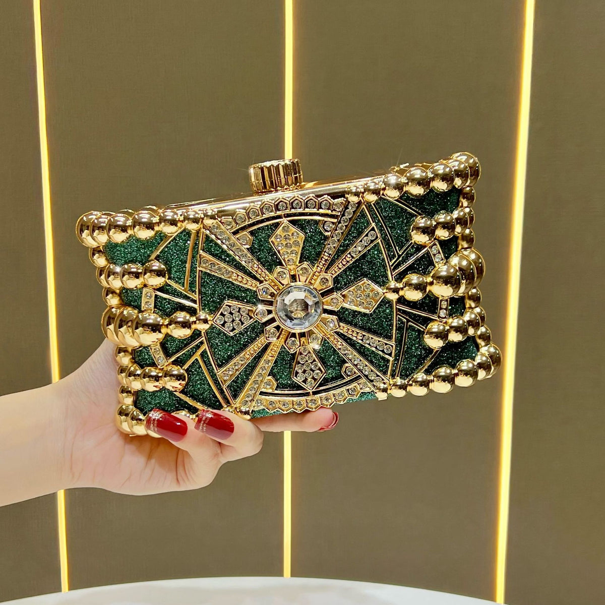 Elegant Vintage Rhinestone-Embellished Evening Clutch for Women, A Light Luxury Crystal Top-Handle Bag with Versatile Chain Crossbody Strap, Perfect for Banquets Weddings & Formal Events