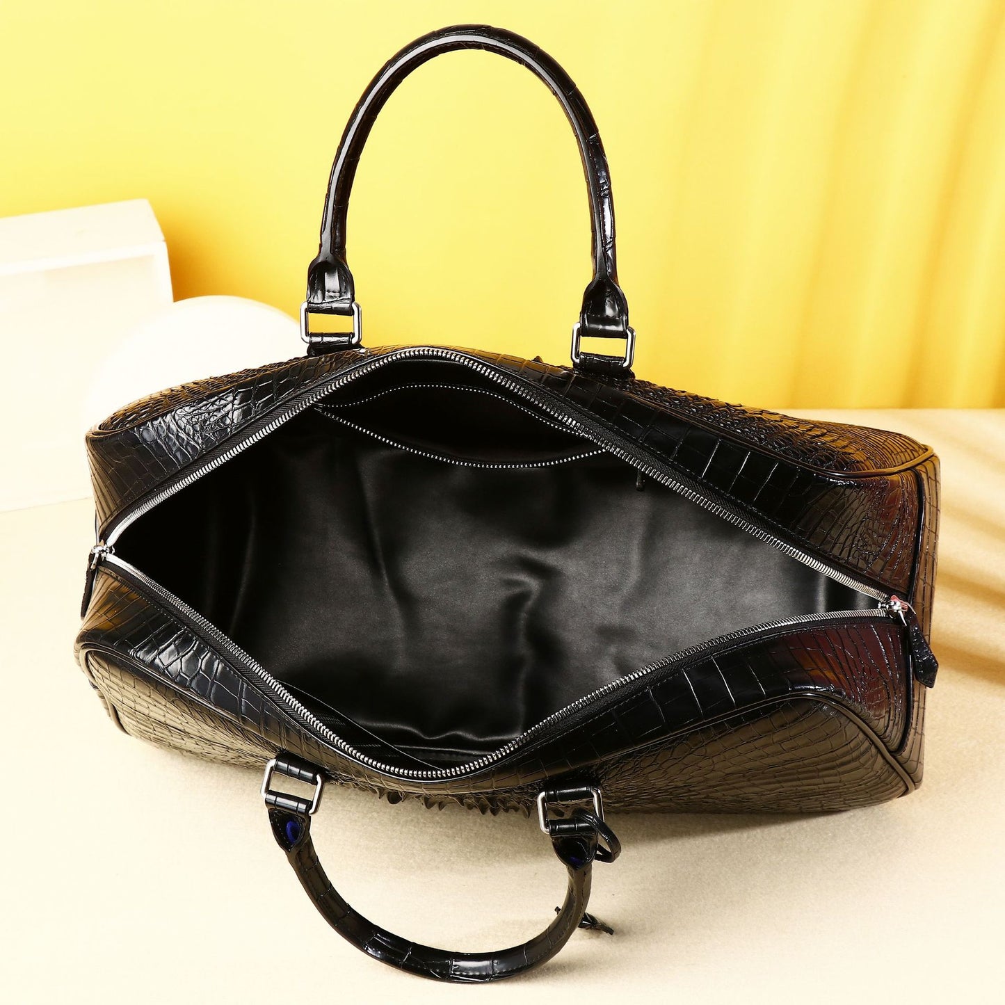New Arrival Croc-Effect Large Travel Duffel Bag for Men, A Casual Top-Handle Tote with High-End Fashionable Laptop Compartment, Perfect for Travel & Work