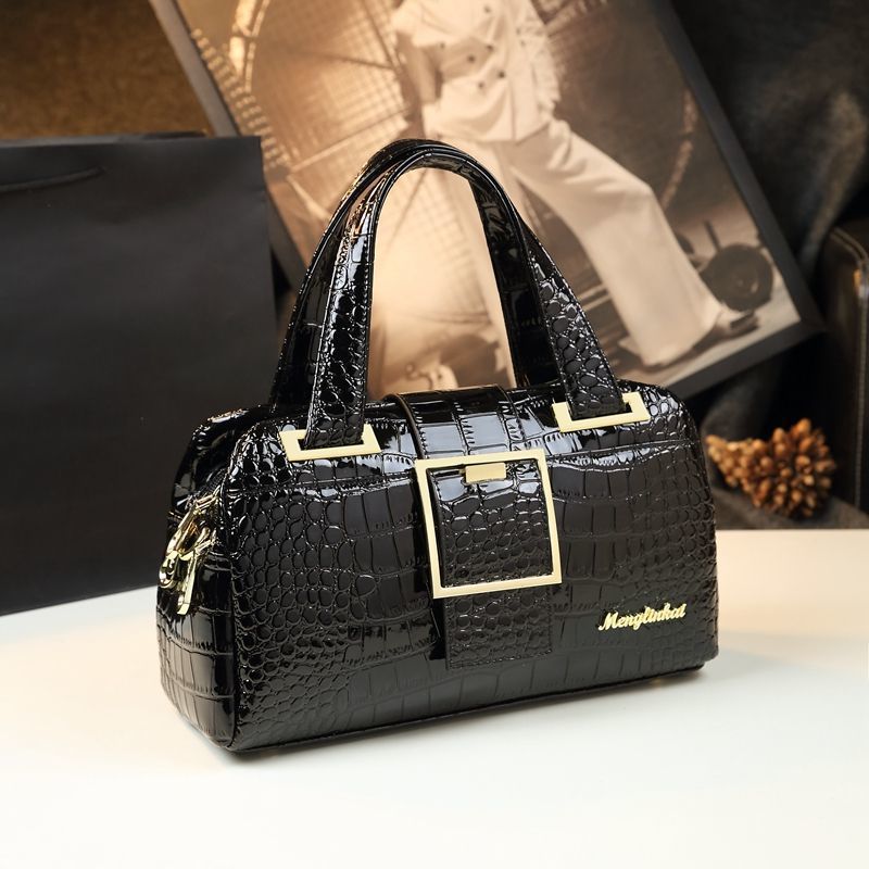 New Arrival Croc-Effect Genuine Leather Shoulder Crossbody Bag for Women, A Minimalist Elegant Design Perfect for Middle-Aged Moms