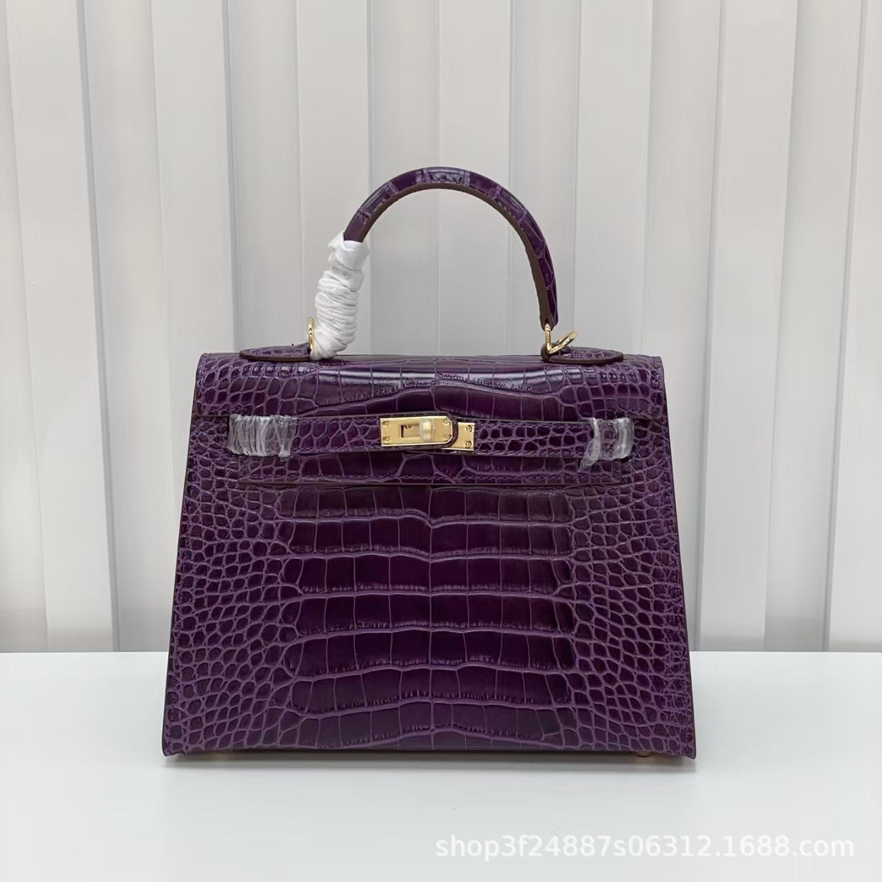 New Arrival Mini Croc-Effect Kelly-Inspired Bag in White for Women, A Premium Top-Handle Shoulder Crossbody Handbag with Versatile Elegant Design