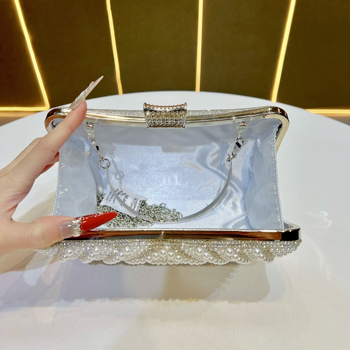 Elegant Pearl-Embellished Evening Clutch for Women, A Small Versatile Top-Handle Crossbody Bag with Shoulder Strap, Perfect for Banquets Weddings & Formal Occasions