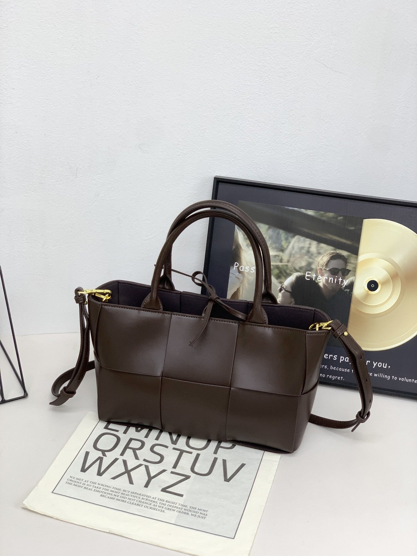 Genuine Leather Woven Large Capacity Tote Bag for Women, New Premium Shoulder Underarm Top Handle Purse, Fashionable Commute Handbag for Ladies
