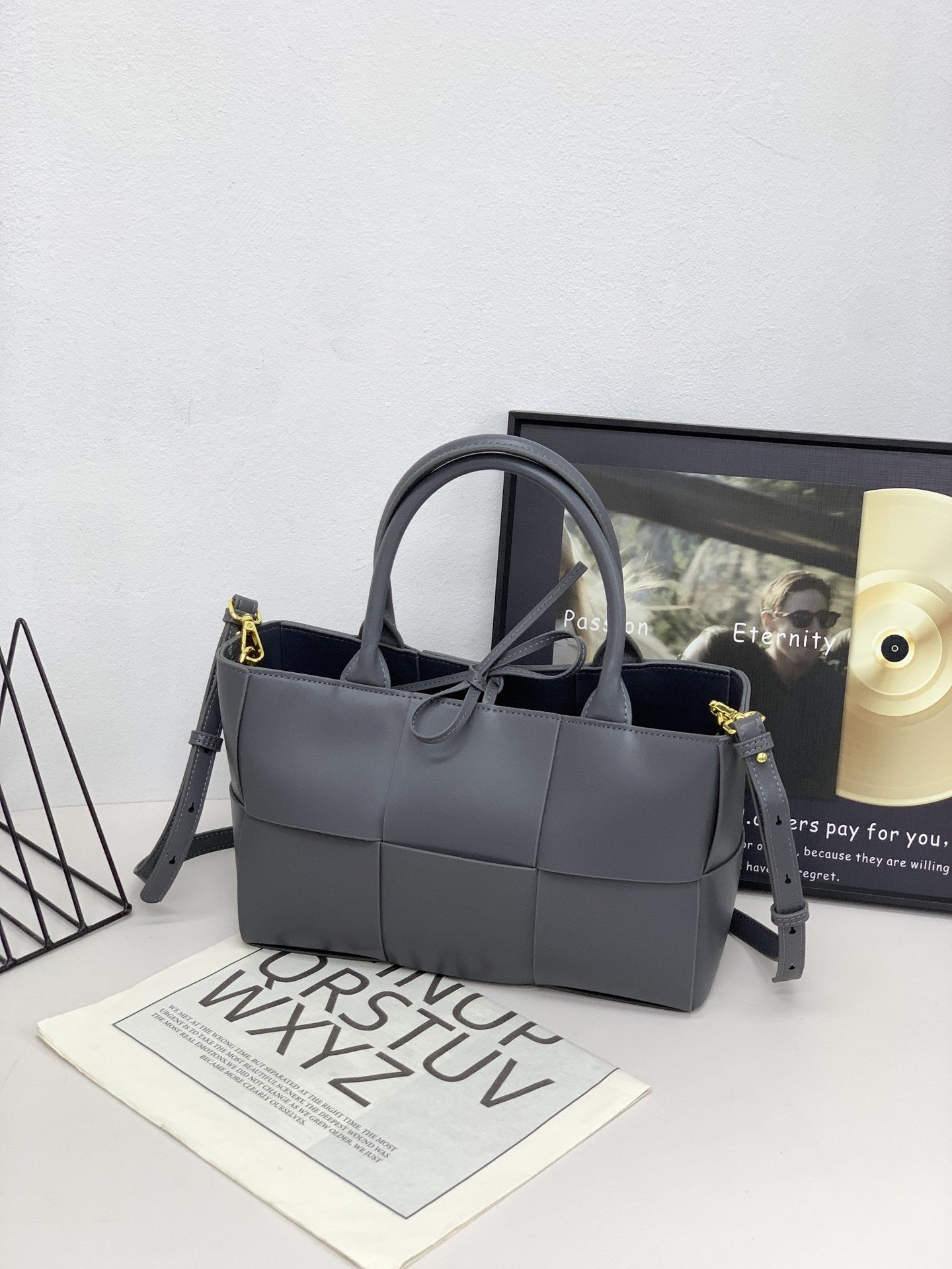 Genuine Leather Woven Large Capacity Tote Bag for Women, New Premium Shoulder Underarm Top Handle Purse, Fashionable Commute Handbag for Ladies