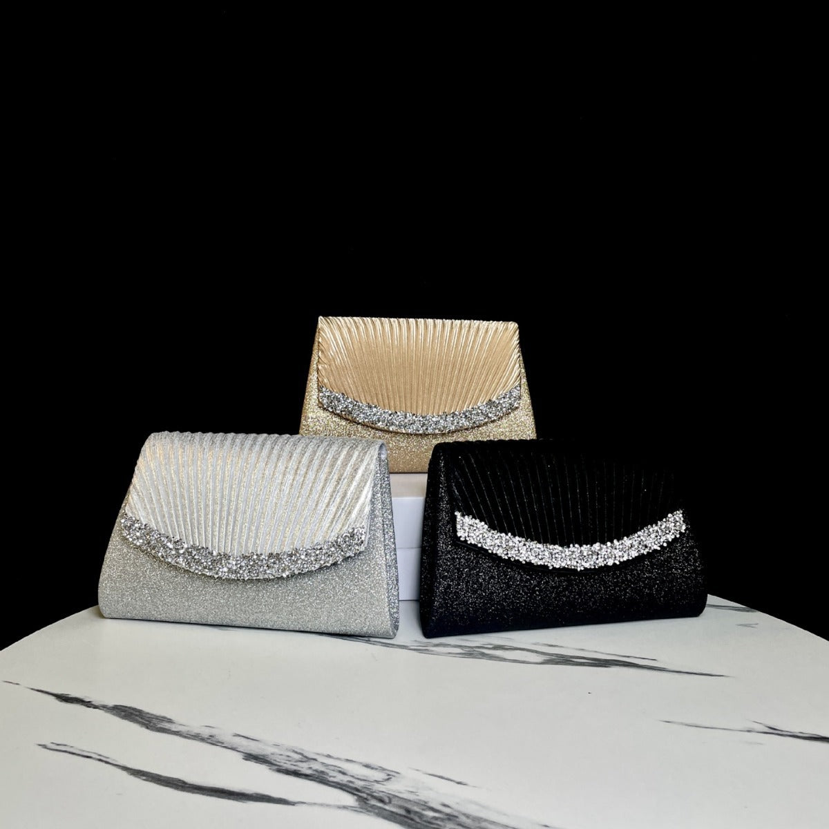 Women's Pleated Evening Clutch, Glamorous Banquet Bag for Cheongsam Formal Dress, Minimalist Bridal Purse for Wedding