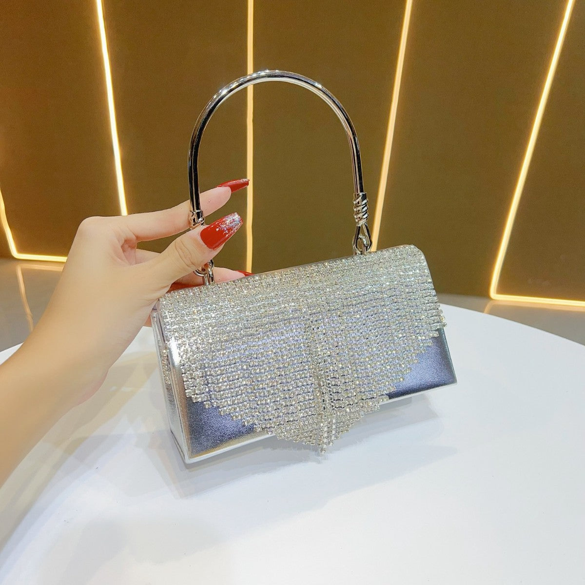 Elegant Rhinestone Tassel Luxury Evening Bag for Women, A Sparkly Crossbody Top-Handle Handbag Perfect for Cheongsam Formal Dresses Banquets & Special Occasions