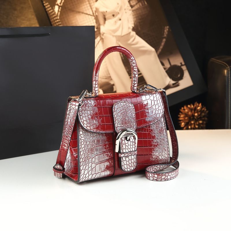 Small Croc-Embossed Genuine Leather Crossbody Bag for Women – Elegant Shoulder Handbag with Premium Textured Finish, A Compact Yet Sophisticated Purse for Everyday Style