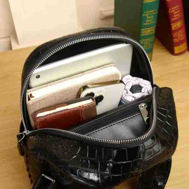 New Arrival Croc-Effect Women's Backpack, A Fashionable Small Daypack Perfect for School & Outdoor with High-End Design