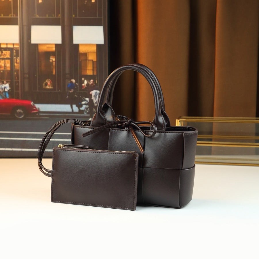 Woven Small Bucket Bag for Women with Detachable Wallet Pouch, Casual Commuter Shoulder Handbag with Versatile Design