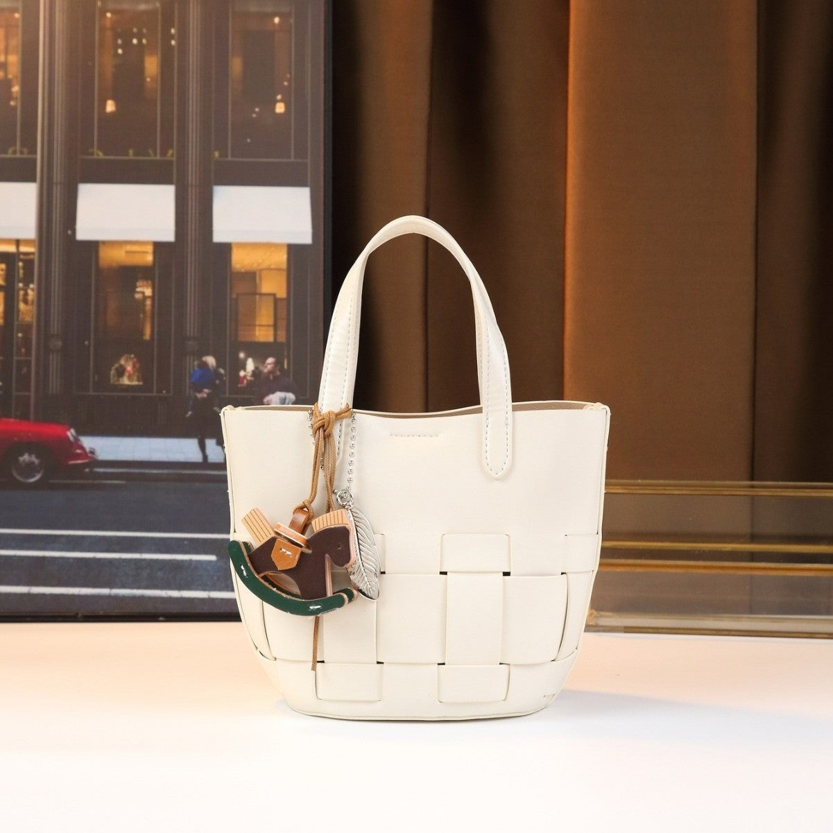 Hollow Woven Bucket Bag for Women Casual Shoulder Crossbody Handbag, Minimalist Picnic Basket Purse with Natural Open-Weave Texture