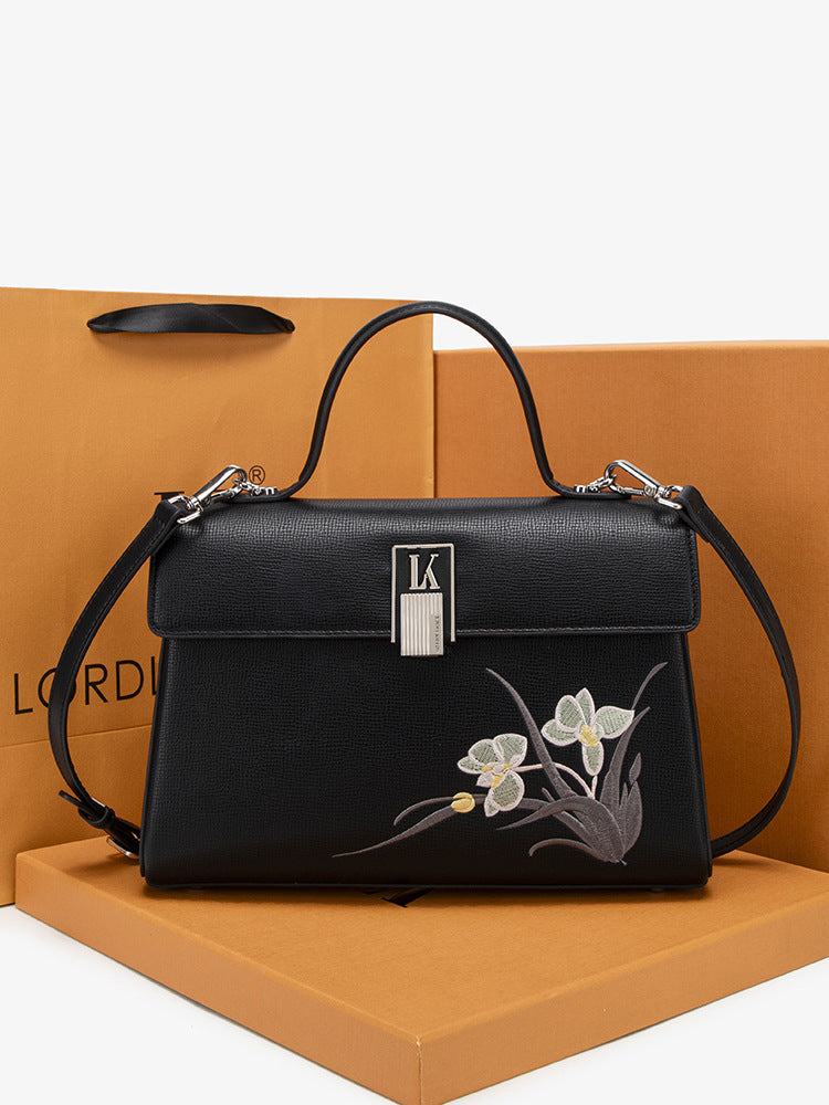Exquisite Chinese Embroidery Genuine Leather Handbag for Women, Cheongsam-Inspired Elegant Tote with Premium Sophisticated Look, A Thoughtful Gift for Mom