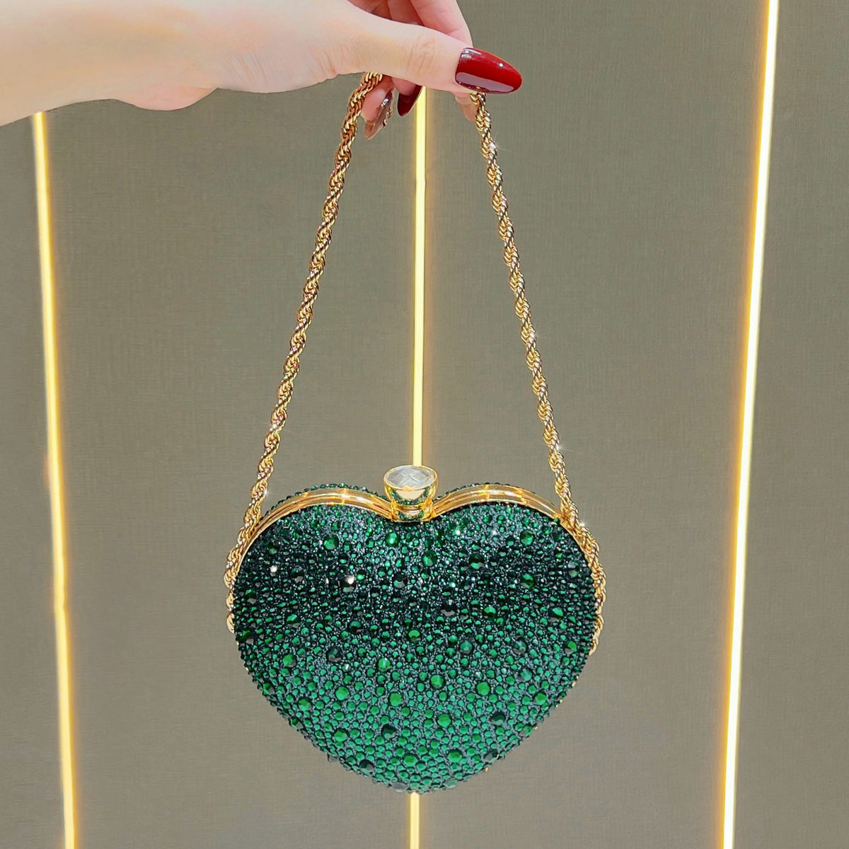 Dazzling Full Rhinestone Heart-Shaped Mini Bag for Women, A Small Top-Handle Lipstick Purse with Exquisite Chain Crossbody Strap, Perfect for Everyday Carry, Parties & Special Occasions