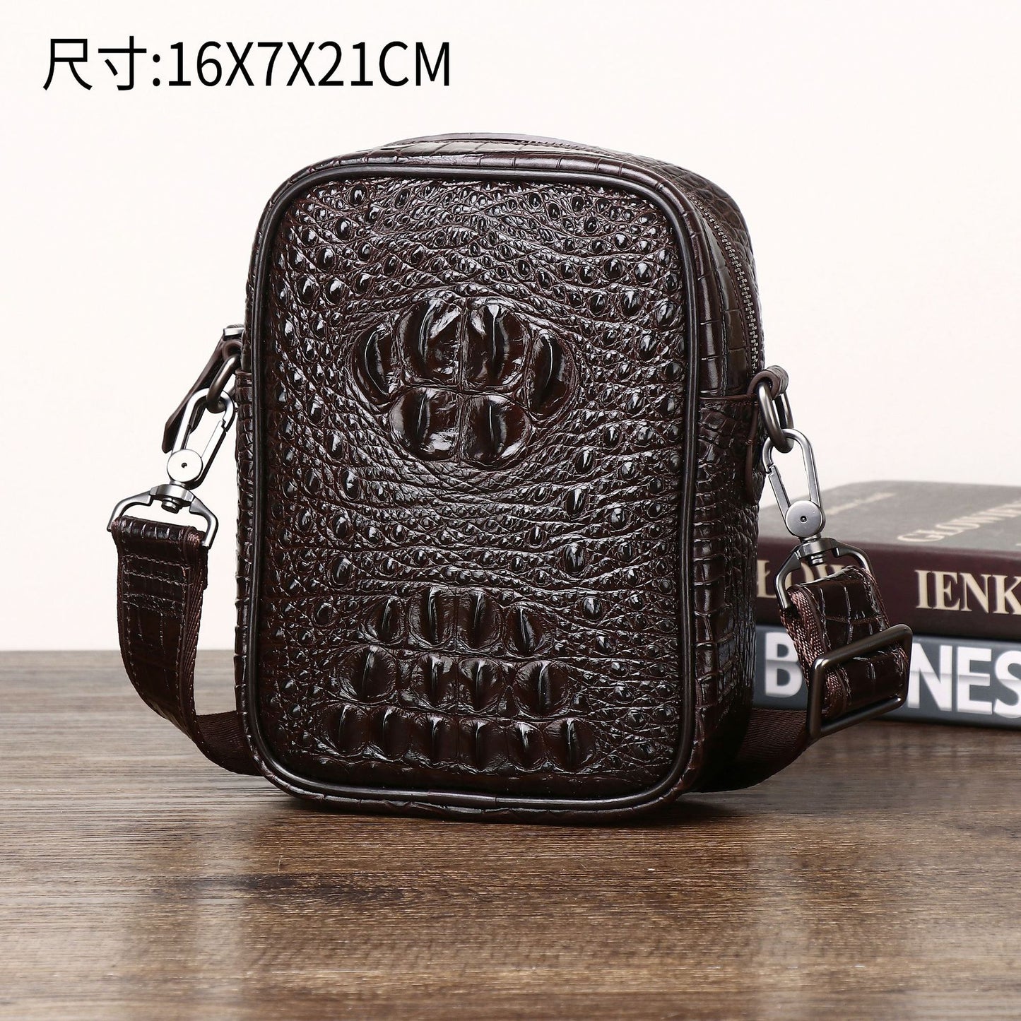 New Arrival Croc-Effect Small Crossbody Bag for Men, An Outdoor Fashionable Shoulder Sling Pack with Casual Design