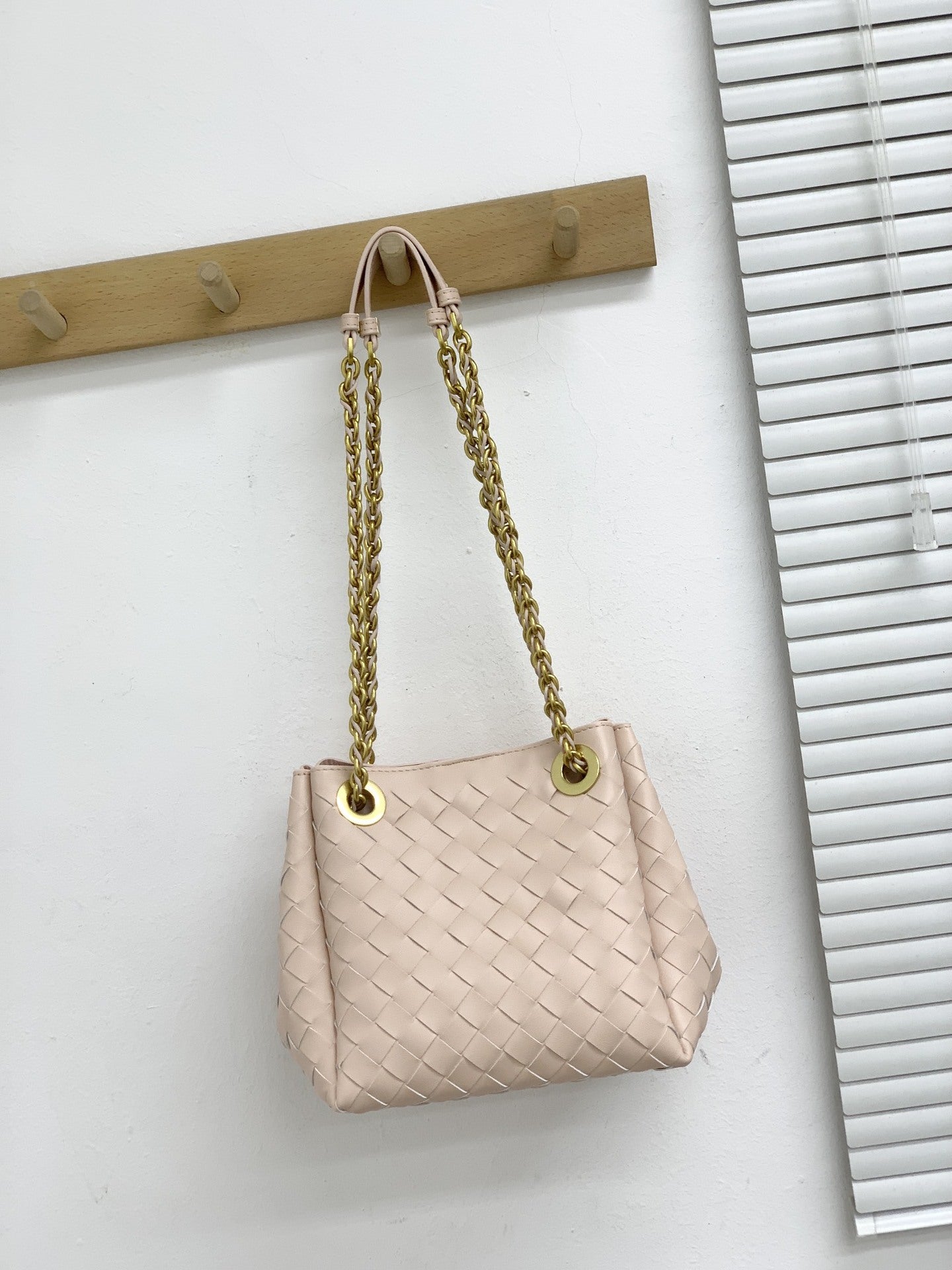 Genuine Leather Metal Chain Woven Parachute Bag for Women, Large Capacity Vintage Underarm Shoulder Crossbody Purse, Premium Handbag for Ladies