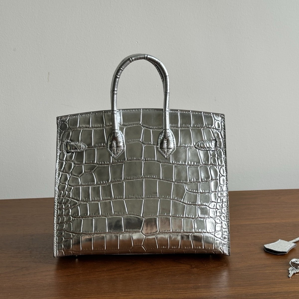 Chic Silver-Tone External Stitching Croc-Embossed Birkin-Inspired Tote Bag for Women, 25cm Stainless Steel Hardware Top-Layer Cowhide Handbag with Premium Quality